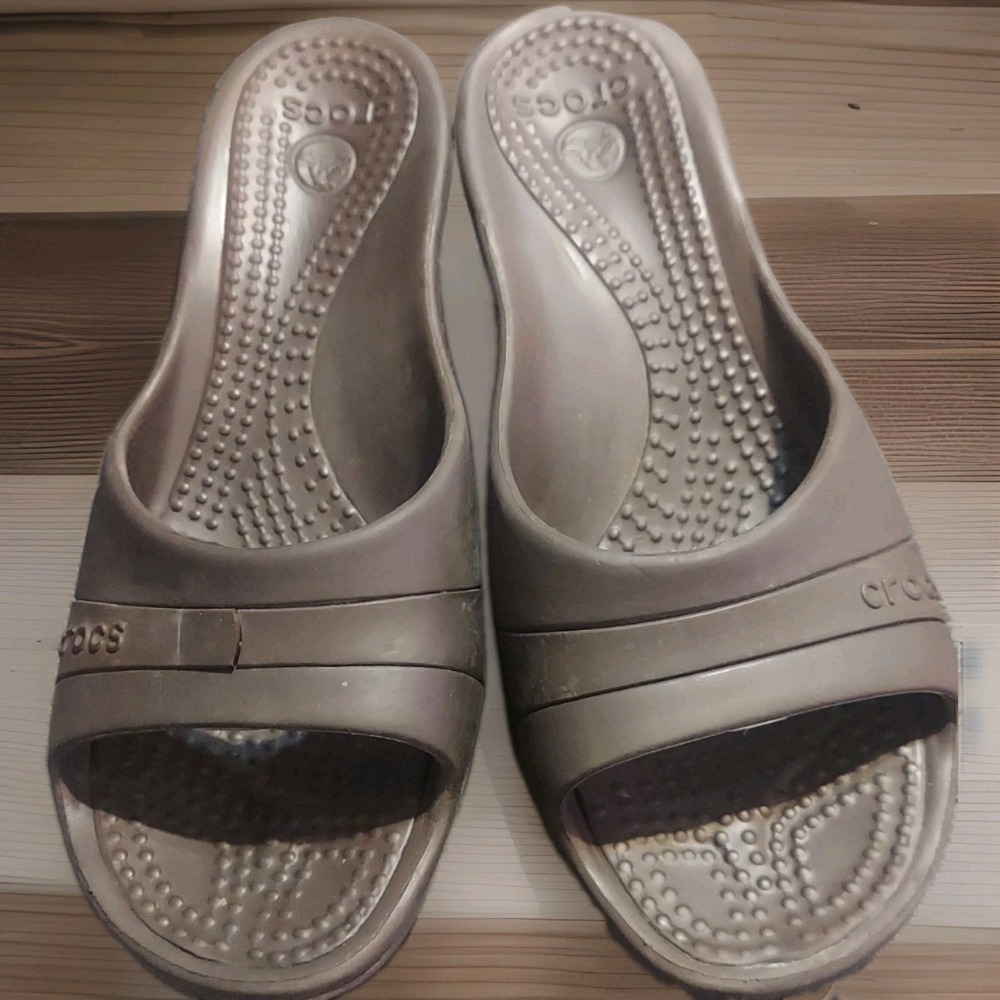 Crocs Brown Slides Mules Size 8 Heels Summer Pool Shoes